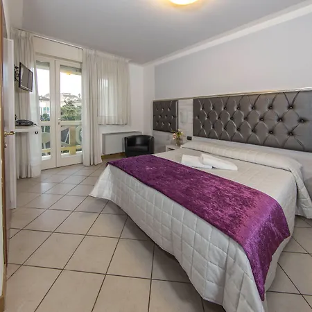 普拉亚酒店 维亚雷焦