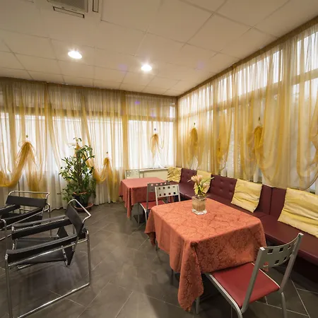 普拉亚酒店 3* 维亚雷焦